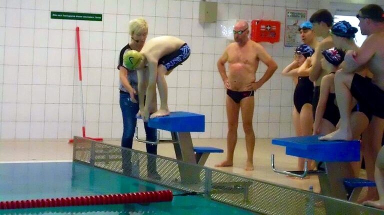 10/2016-TRAININGS-SCHWIMM-CAMP ... Wassereinheit mit Frau Dr. Iris Komar